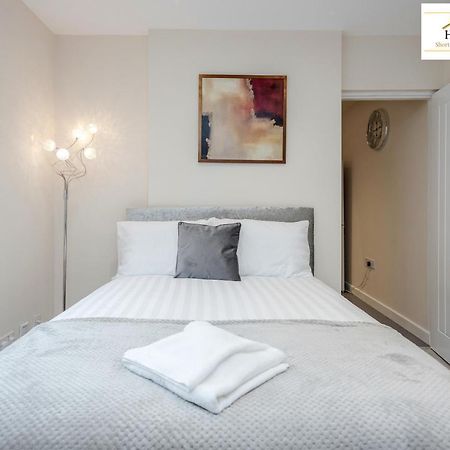 Bedford Hospital Victoria Apartments A And B By Homely Spaces Short Lets & Serviced Accommodation Екстериор снимка