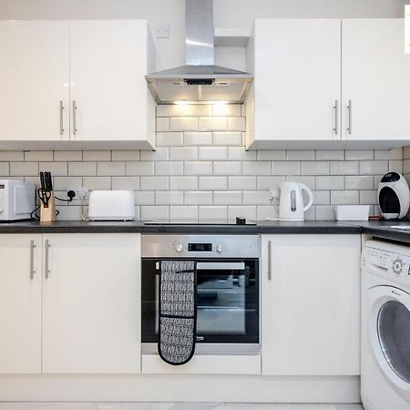 Bedford Hospital Victoria Apartments A And B By Homely Spaces Short Lets & Serviced Accommodation Екстериор снимка