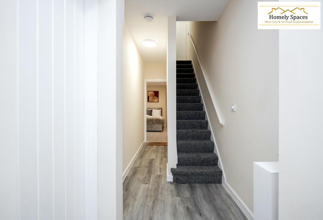 Bedford Hospital Victoria Apartments A And B By Homely Spaces Short Lets & Serviced Accommodation Екстериор снимка