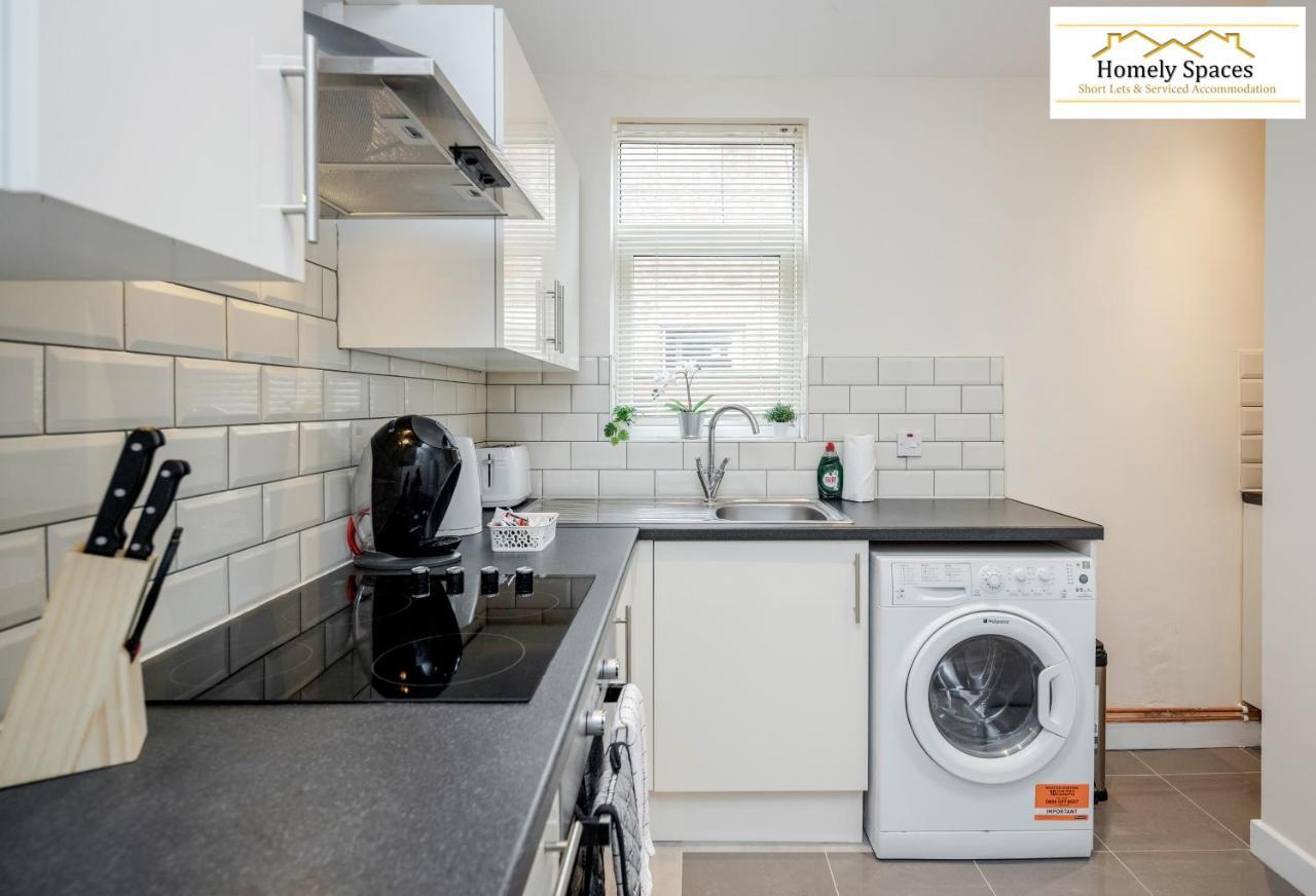 Bedford Hospital Victoria Apartments A And B By Homely Spaces Short Lets & Serviced Accommodation Екстериор снимка