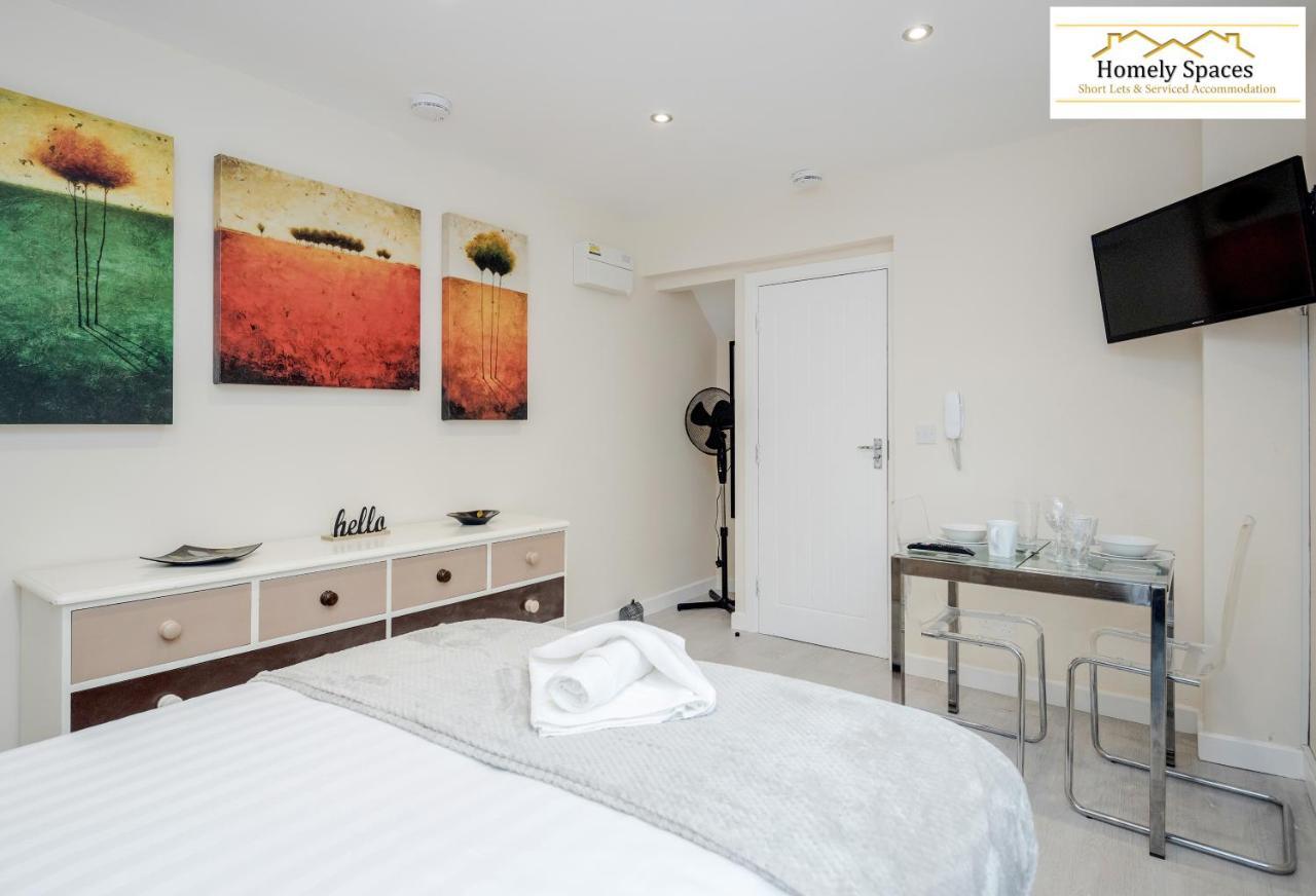 Bedford Hospital Victoria Apartments A And B By Homely Spaces Short Lets & Serviced Accommodation Екстериор снимка