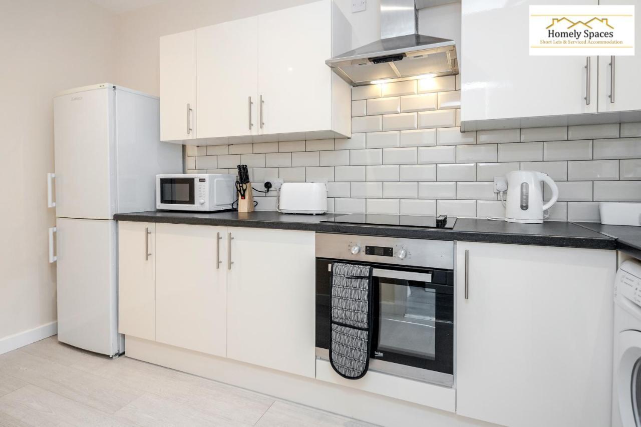Bedford Hospital Victoria Apartments A And B By Homely Spaces Short Lets & Serviced Accommodation Екстериор снимка