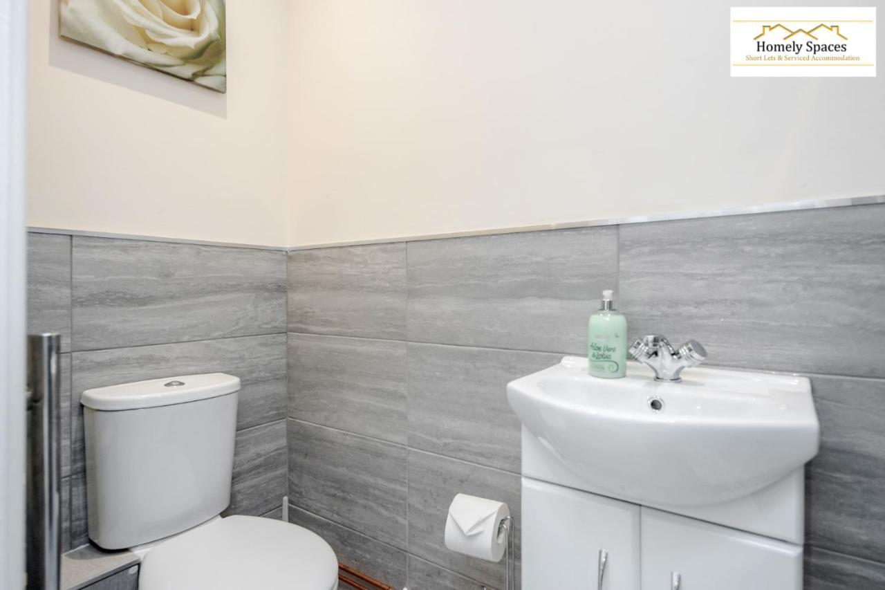 Bedford Hospital Victoria Apartments A And B By Homely Spaces Short Lets & Serviced Accommodation Екстериор снимка